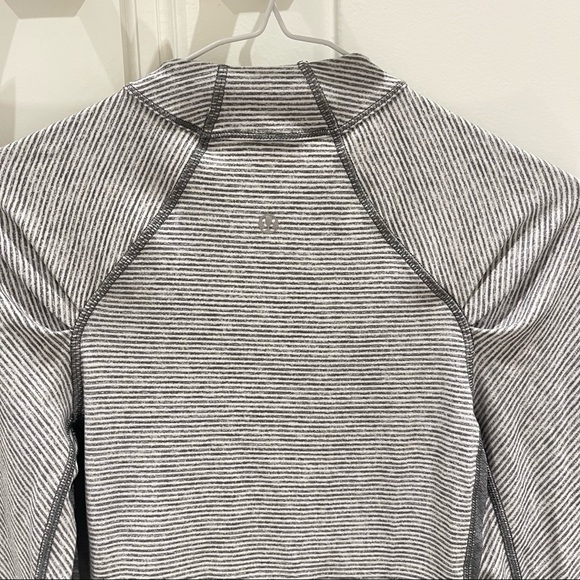 Lululemon Think Fast Long Sleeve in Tonka Stripe Heathered Slate White / Slate - Picture 10 of 14